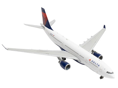 Airbus A330-200 Commercial Aircraft "Delta Air Lines" (N852NW) White with Red and Blue Tail 1/400 Diecast Model Airplane by GeminiJets by GeminiJets