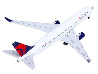 Boeing 767-300ER Commercial Aircraft "Delta Air Lines" (N199DN) White with Red and Blue Tail 1/400 Diecast Model by GeminiJets by GeminiJets
