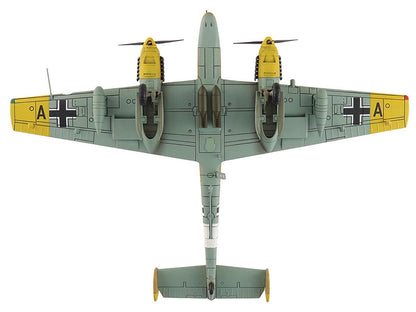 Messerschmitt BF 110E-2 Trop Fighter Aircraft "3U+AR 7./ZG26 Italy" (1941) German Luftwaffe "Air Power Series" 1/72 Diecast Model by Hobby Master by Hobby Master