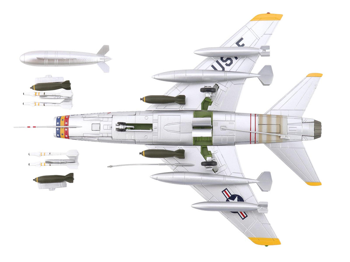 North American F-100D Super Sabre Fighter Aircraft "FW-871 81st TFS 50th TFW France" (1958) United States Air Force "Air Power Series" 1/72 Diecast Model by Hobby Master by Hobby Master