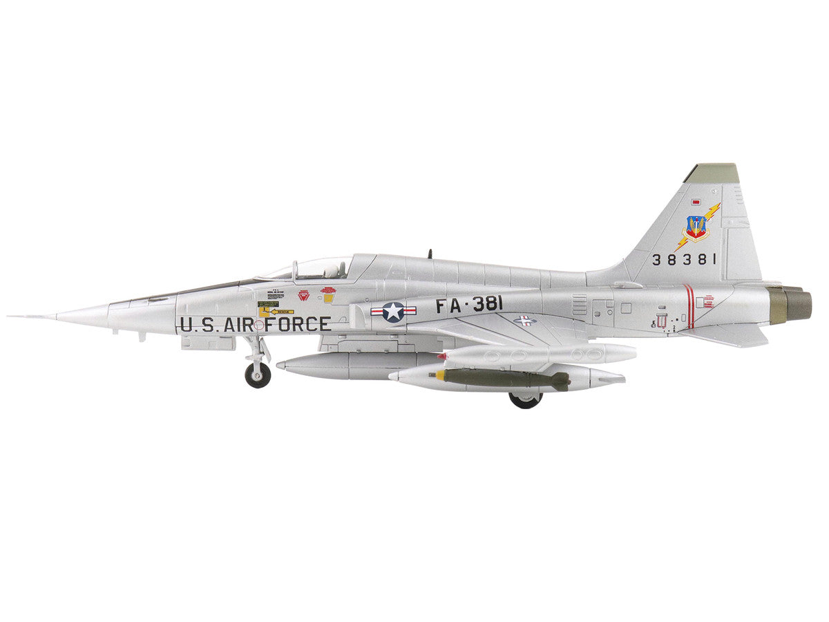 Northrop F-5A Freedom Fighter Aircraft "38381" (1960s) United States Air Force "Air Power Series" 1/72 Diecast Model by Hobby Master by Hobby Master
