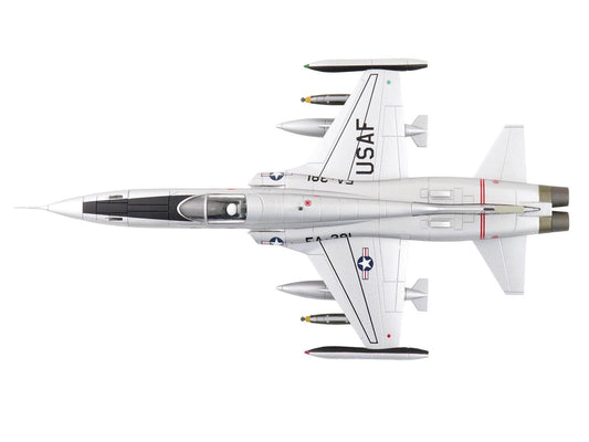 Northrop F-5A Freedom Fighter Aircraft "38381" (1960s) United States Air Force "Air Power Series" 1/72 Diecast Model by Hobby Master by Hobby Master