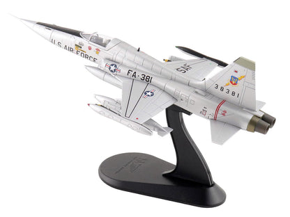 Northrop F-5A Freedom Fighter Aircraft "38381" (1960s) United States Air Force "Air Power Series" 1/72 Diecast Model by Hobby Master by Hobby Master