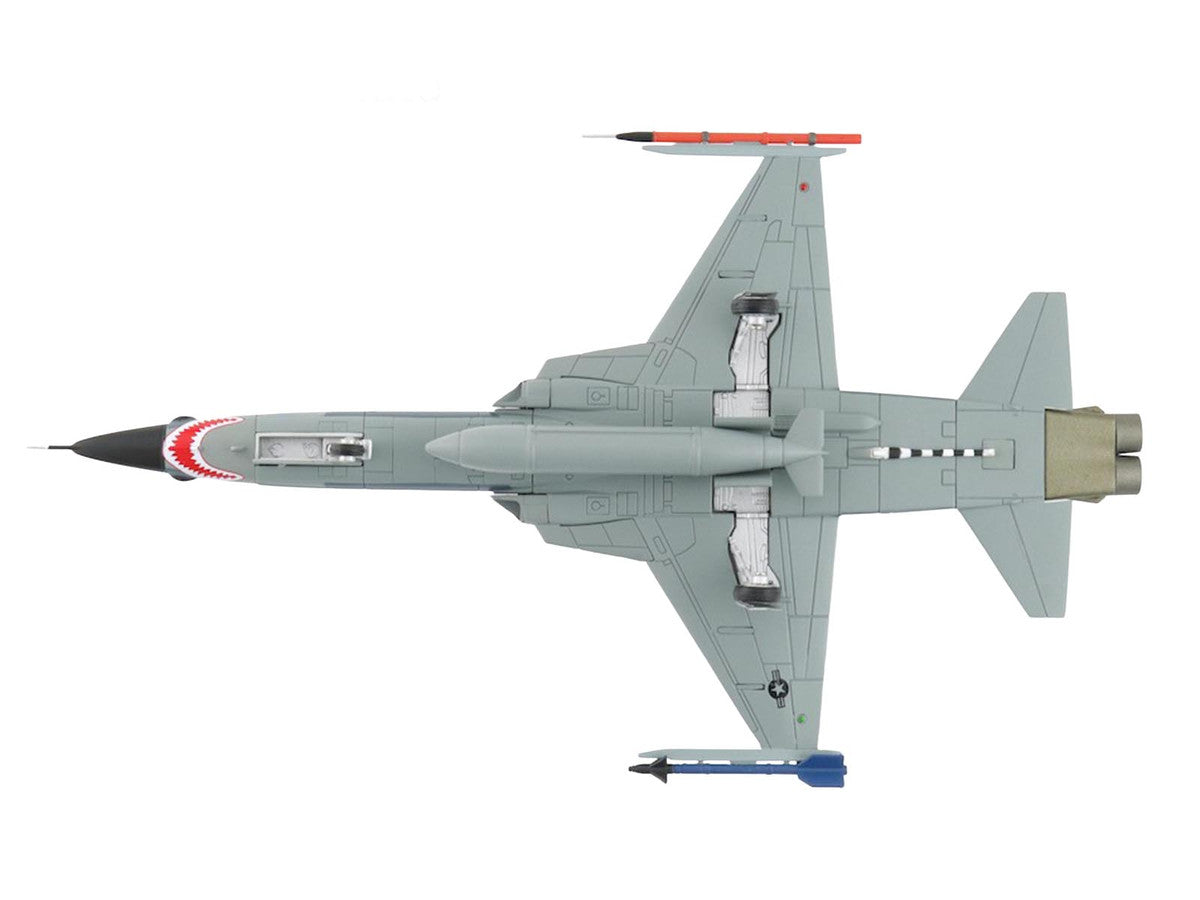 Northrop F-5N Tiger II Aircraft "Red 117 761533 Adversary Fighter VFC-111 Sundowners" (2017) United States Navy "Air Power Series" 1/72 Diecast Model by Hobby Master by Hobby Master