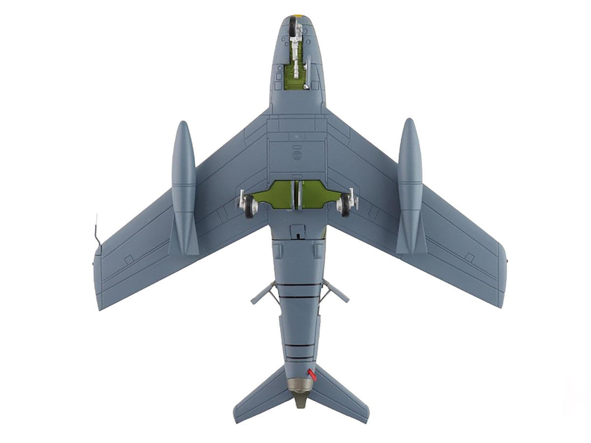 Canadair Sabre Mk.6 Fighter Aircraft "23622 430 Squadron" (1950s) Royal Canadian Air Force "Air Power Series" 1/72 Diecast Model by Hobby Master by Hobby Master