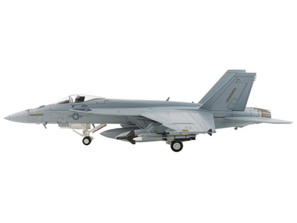 Boeing F/A-18E Super Hornet Fighter Aircraft "Dagger Team (with decals)" United States Navy "Air Power Series" 1/72 Diecast Model by Hobby Master by Hobby Master