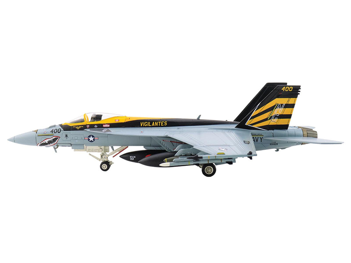 Boeing F/A-18E Super Hornet Fighter Aircraft "166828 VFA-151 Vigilantes USS Lincoln" (2021) United States Navy "Air Power Series" 1/72 Diecast Model by Hobby Master by Hobby Master