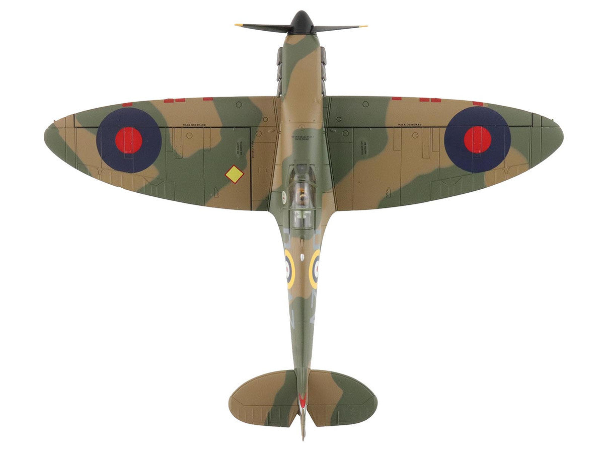 Supermarine Spitfire Mk.1a Fighter Aircraft "X4009 Flight Lieutenant P.C. Hughes" (1940) British Royal Air Force "Air Power Series" 1/48 Diecast Model by Hobby Master by Hobby Master