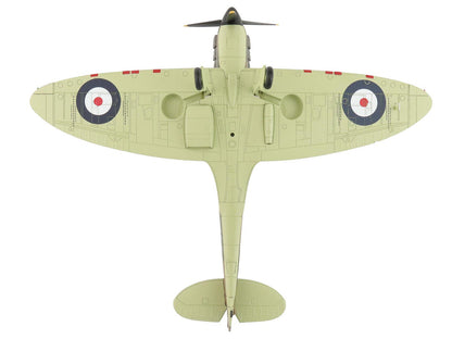Supermarine Spitfire Mk.1a Fighter Aircraft "X4009 Flight Lieutenant P.C. Hughes" (1940) British Royal Air Force "Air Power Series" 1/48 Diecast Model by Hobby Master by Hobby Master