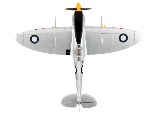 Supermarine Spitfire Mk VIII Fighter Aircraft "A53-379 Flight Lieutenant David Glaser No. 549 Squadron Strauss Airstrip" (1944) Royal Australian Air Force "Air Power Series" 1/48 Diecast Model by Hobby Master by Hobby Master