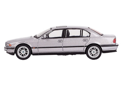 BMW 750IL Aspen Silver Metallic with Sun Roof Limited Edition 1/64 Diecast Model Car by Mini GT by Mini GT
