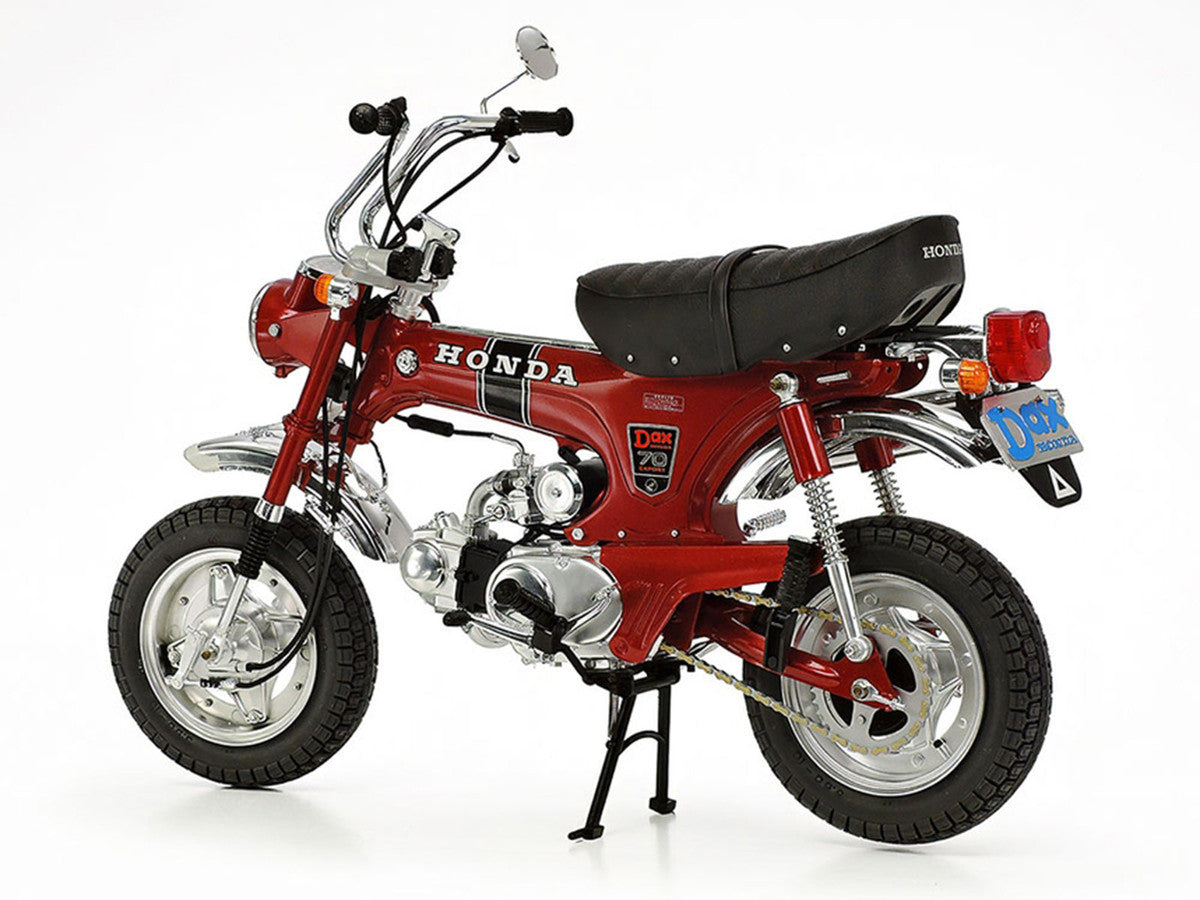 Model Kit Dax Honda Export 70 Motorcycle 1/6 Scale Model by Tamiya-2