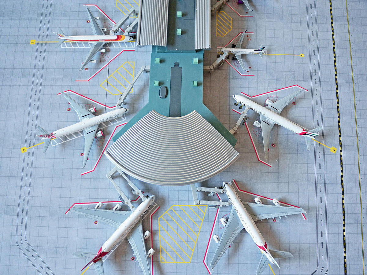 Deluxe Airport Mat for 1/400 Scale Models by GeminiJets by GeminiJets