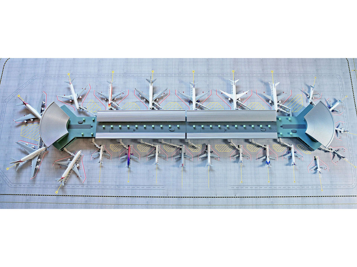 Deluxe Airport Mat for 1/400 Scale Models by GeminiJets by GeminiJets