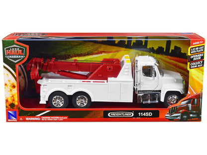 Freightliner 114SD Tow Truck White and Red "Long Haul Trucker" Series 1/32 Diecast Model by New Ray by New Ray